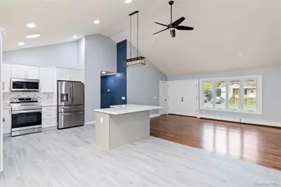 348 Hauser Avenue, Holbrook, NY 11741 - Photo 7