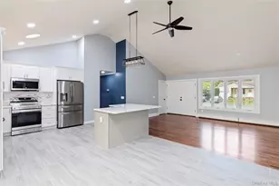 348 Hauser Ave, Holbrook, NY 11741 - Photo 7