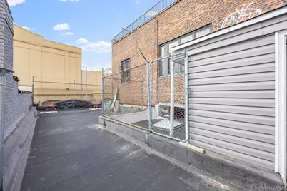 21 Thames Street, Brooklyn, NY 11206 - Photo 15