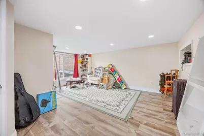 21 Thames Street, Brooklyn, NY 11206 - Photo 7