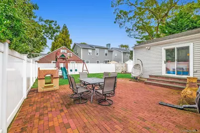 1729 Gormley Avenue, Merrick, NY 11566 - Photo 5