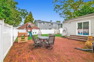 1729 Gormley Ave, Merrick, NY 11566 - Photo 5