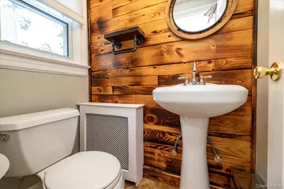 1729 Gormley Avenue, Merrick, NY 11566 - Photo 11