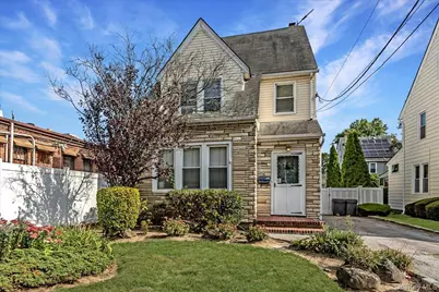 90 Jackson Road, Valley Stream, NY 11581 - Photo 1