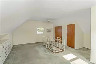 90 Jackson Rd, Valley Stream, NY 11581 - Photo 19