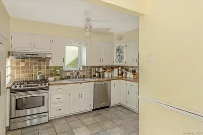 90 Jackson Road, Valley Stream, NY 11581 - Photo 13