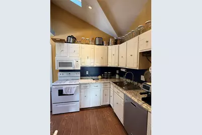 135 Forrest Avenue, Shirley, NY 11967 - Photo 9