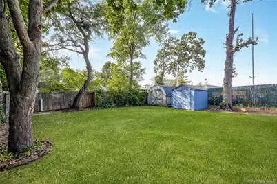38 Woodmont Place, Farmingville, NY 11738 - Photo 17