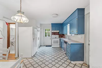 137 Overlook Drive, Mahopac, NY 10541 - Photo 3