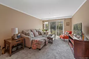 500 Pondside Dr, White Plains, NY 10607 - Photo 7