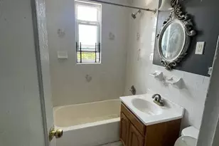 140-36 184th St, Springfield Gardens, NY 11413 - Photo 13