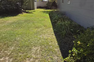 2 Pinetop Dr, Shirley, NY 11967 - Photo 7