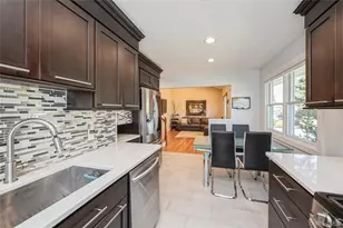 18 Lois Ln, Farmingdale, NY 11735 - Photo 9