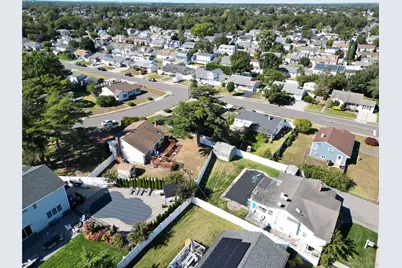 18 Lois Lane, Farmingdale, NY 11735 - Photo 29