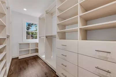 15 Southwick Court, Plainview, NY 11803 - Photo 13