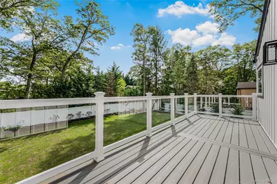 15 Southwick Court, Plainview, NY 11803 - Photo 15