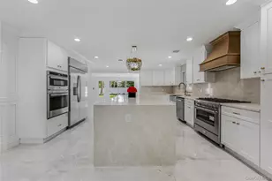 15 Southwick Ct, Plainview, NY 11803 - Photo 37