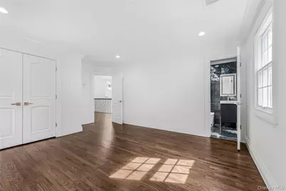 15 Southwick Court, Plainview, NY 11803 - Photo 19