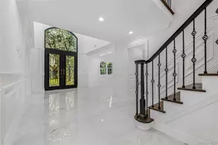 15 Southwick Ct, Plainview, NY 11803 - Photo 43