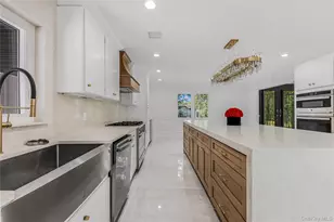 15 Southwick Ct, Plainview, NY 11803 - Photo 39