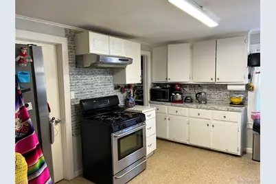 226 Sweezy Avenue, Riverhead, NY 11901 - Photo 15