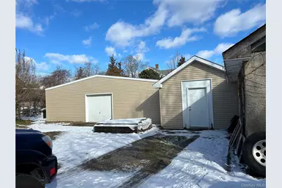 226 Sweezy Avenue, Riverhead, NY 11901 - Photo 39