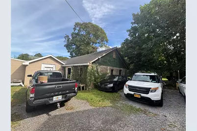 226 Sweezy Avenue, Riverhead, NY 11901 - Photo 37