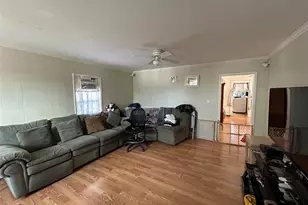 226 Sweezy Ave, Riverhead, NY 11901 - Photo 5