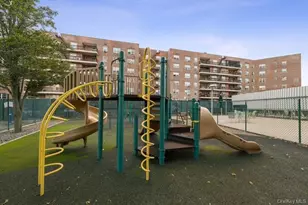 166-25 Powells Cove Blvd, Whitestone, NY 11357 - Photo 33