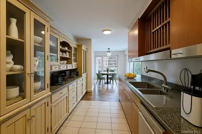 166-25 Powells Cove Boulevard #3F, Whitestone, NY 11357 - Photo 11