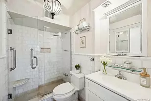 166-25 Powells Cove Blvd, Whitestone, NY 11357 - Photo 17