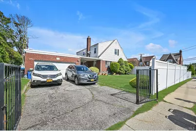 95-26 243rd Street #2nd Floor, Floral Park, NY 11001 - Photo 19