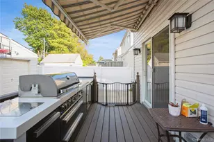 24 Yarmouth Rd, East Rockaway, NY 11518 - Photo 17