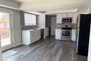 130 Tarpon Ave, Medford, NY 11763 - Photo 3