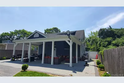 29 Oak Street, Islip, NY 11751 - Photo 15