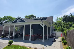 29 Oak St, Islip, NY 11751 - Photo 15