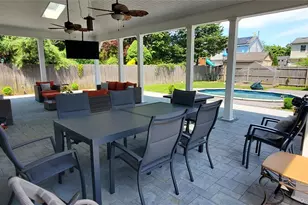 29 Oak St, Islip, NY 11751 - Photo 13