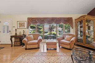 3 Wood Ln, Plainview, NY 11803 - Photo 5