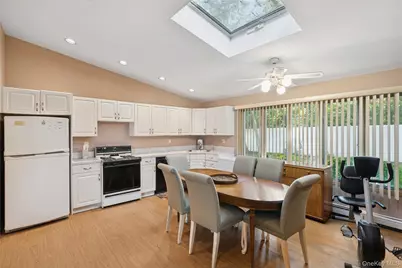 3 Wood Lane, Plainview, NY 11803 - Photo 29