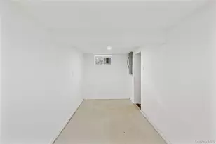 187 Botsford St, Hempstead, NY 11550 - Photo 27