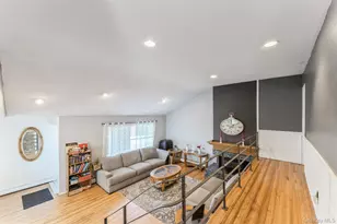 3806 Windsor Dr, Bethpage, NY 11714 - Photo 3