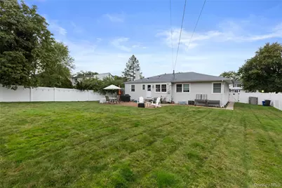 19 Blue Spruce Lane, Commack, NY 11725 - Photo 21