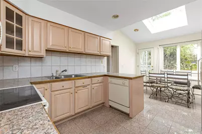 129 Gilmar Lane, Roslyn Heights, NY 11577 - Photo 9