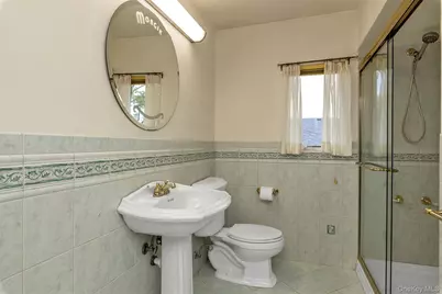 129 Gilmar Lane, Roslyn Heights, NY 11577 - Photo 21