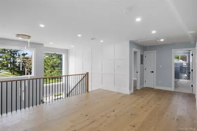 10 Crown Lane, Westbury, NY 11590 - Photo 19