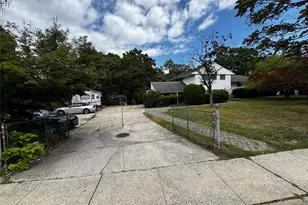 149 Phelps Ln, North Babylon, NY 11703 - Photo 3