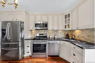 20 Ashford Place, Yonkers, NY 10701 - Photo 5