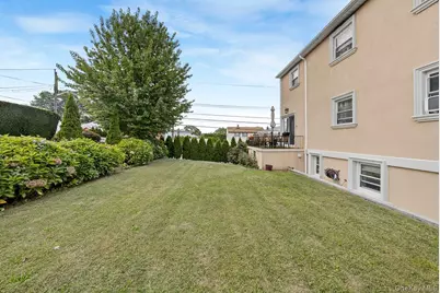 20 Ashford Place, Yonkers, NY 10701 - Photo 35