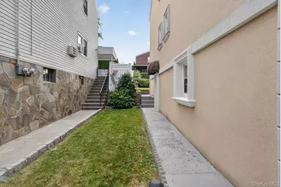 20 Ashford Place, Yonkers, NY 10701 - Photo 33