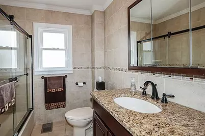 956 Hancock Avenue, Franklin Square, NY 11010 - Photo 21